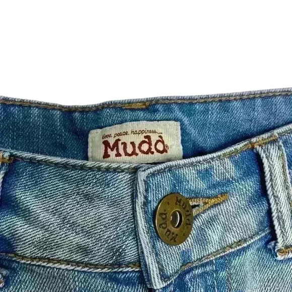 Mudd BOHO ribbon trimmed edges ripped hem comfy jean shorts size 7 - Picture 4 of 5